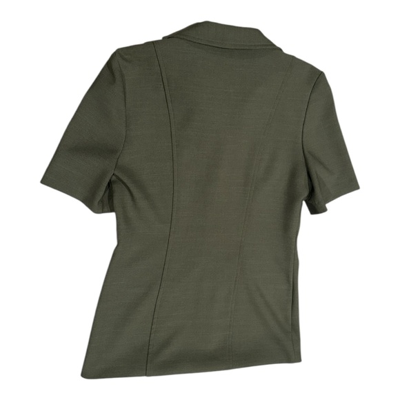 À La Une Short Sleeve Blazer Top in Green - Picture 2 of 4